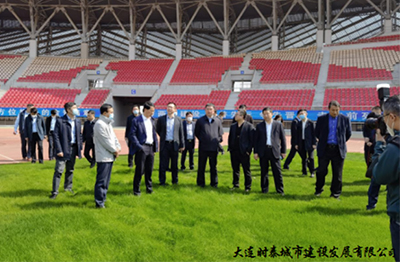為承辦好足球相關賽事 大連普灣體育場、大連市青少年足球訓練基地 積極進行升級改造工作